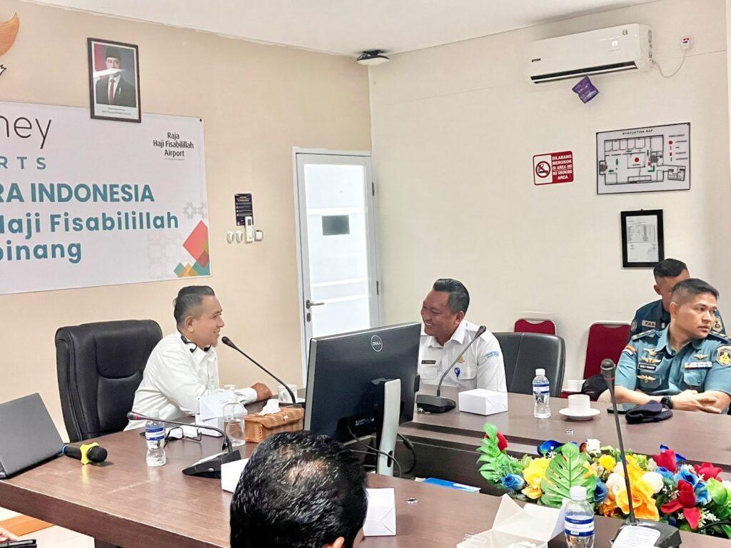Dokumentasi Kegiatan Sosialisasi Penyesuaian Mekanisme Tarif Jasa Kebandarudaraan dan Wildlife Hazard Management Committee Meeting