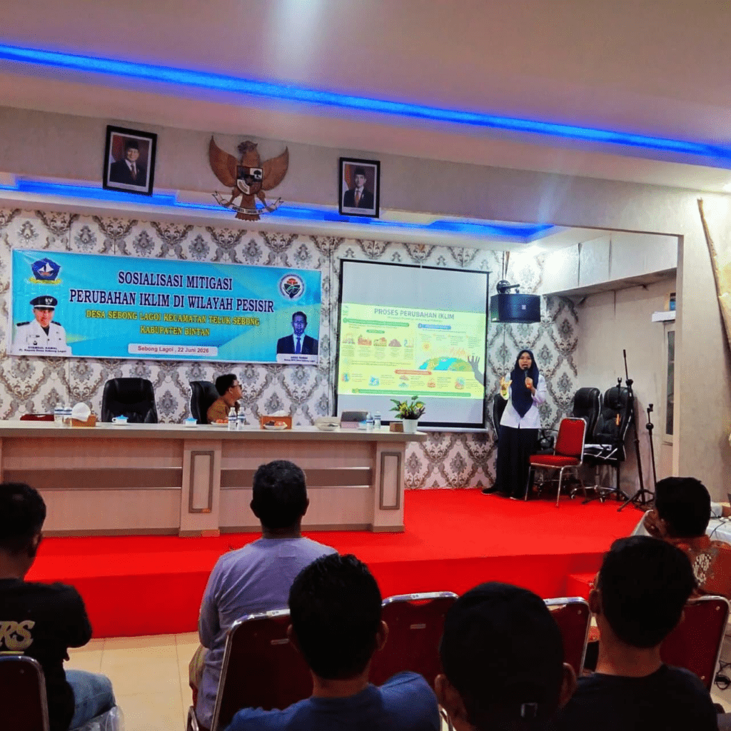 Dokumentasi Kegiatan Sosialisasi Mitigasi dan Adaptasi Perubahan Iklim di Desa Sebong Lagoi