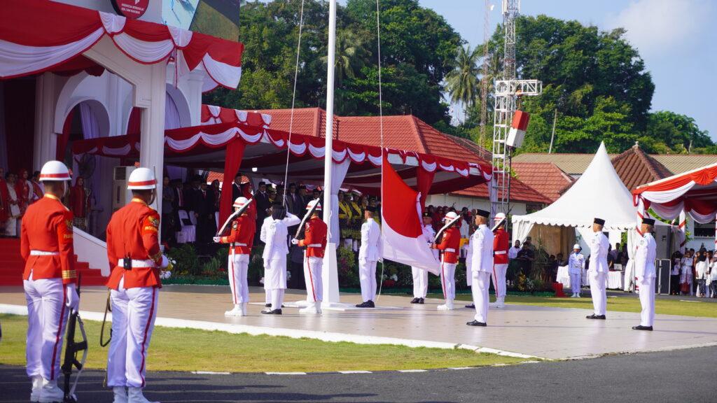 Dokumentasi Kegiatan Semarak Peringatan HUT ke-81 RI, Stasiun Meteorologi Kelas II Raja Haji Fisabilillah Ikuti Rangkaian Upacara di Tiga Lokasi